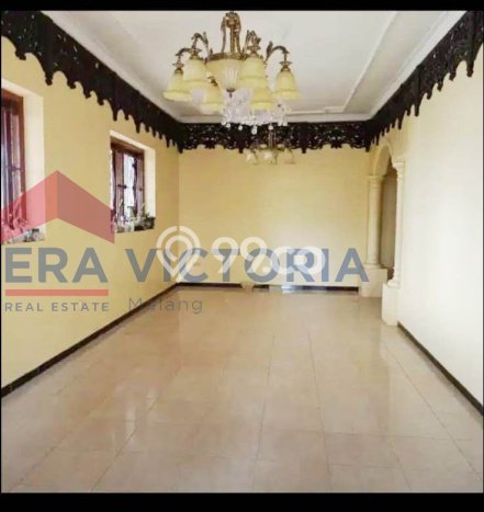 Rumah EXCLUSIVE di Klojen, Malang, Luas 304m2m² LB 450m2m² KESEMPATAN TERBATAS! Rumah EXCLUSIVE di Klojen, Malang, Luas 304m2m² LB 450m2m² KESEMPATAN TERBATAS!