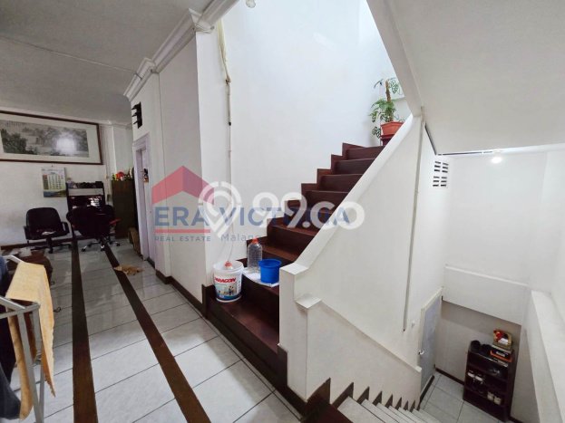 SPECIAL OFFER! Tersedia KPR Rumah Modern lokasi Blimbing, Malang, LT 162m2m² Bangunan 324m2m² SPECIAL OFFER! Tersedia KPR Rumah Modern lokasi Blimbing, Malang, LT 162m2m² Bangunan 324m2m²
