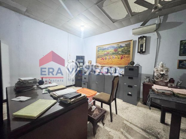 HOT DEAL! Dijual Rumah Premium di Klojen, Malang, Luas Tanah 489m2m² LB 600m2m² HOT DEAL! Dijual Rumah Premium di Klojen, Malang, Luas Tanah 489m2m² LB 600m2m²