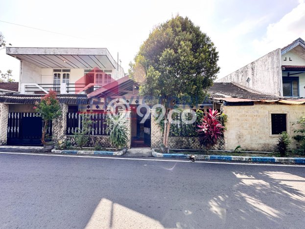 HOT LISTING! Rumah Ready Stock di Blimbing, Malang, Luas 211m2m² Bangunan 180m2m² HOT LISTING! Rumah Ready Stock di Blimbing, Malang, Luas 211m2m² Bangunan 180m2m²