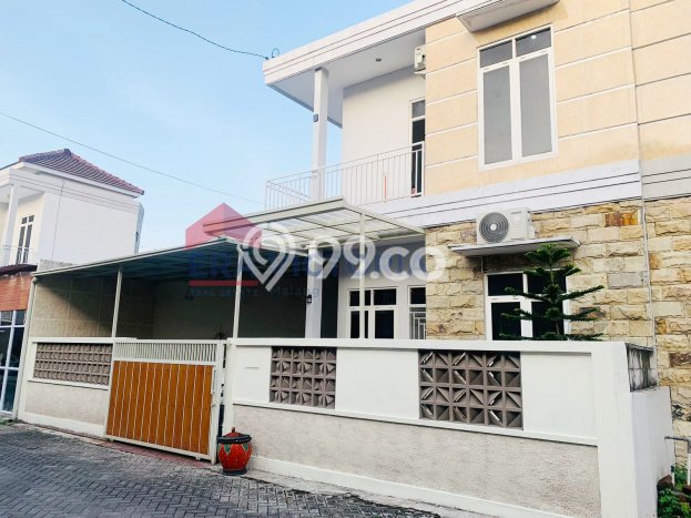 Rumah Area Strategis di Lowokwaru, Malang, Luas 92m2m² Bangunan 110m2m² Rumah Area Strategis di Lowokwaru, Malang, Luas 92m2m² Bangunan 110m2m²