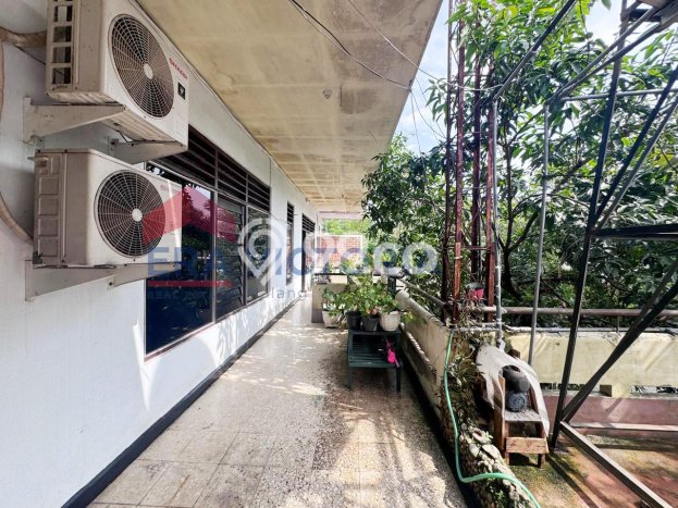 HOT DEAL! Dijual Rumah Premium di Klojen, Malang, Luas Tanah 489m2m² LB 600m2m² HOT DEAL! Dijual Rumah Premium di Klojen, Malang, Luas Tanah 489m2m² LB 600m2m²