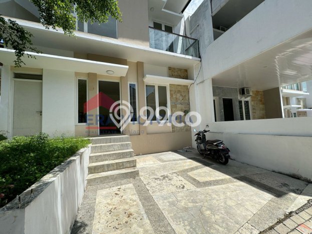 UNIT SPESIAL! Rumah area Blimbing, 2 KM, Dekat Pusat Kota, Luas 93m2m² Bangunan 89m2m² UNIT SPESIAL! Rumah area Blimbing, 2 KM, Dekat Pusat Kota, Luas 93m2m² Bangunan 89m2m²