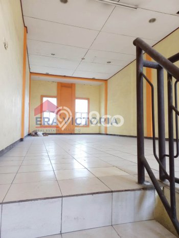 Ruko untuk disewa di Blimbing punya LT 71m2 & LB 233m2 harga sewa kompetitif Ruko untuk disewa di Blimbing punya LT 71m2 & LB 233m2 harga sewa kompetitif