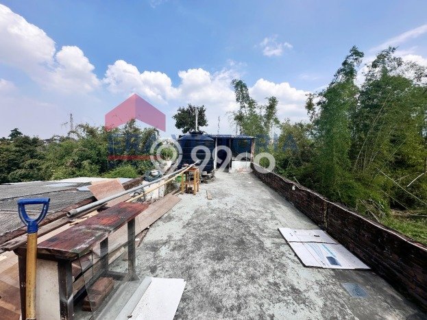 Ruko Premium Kawasan , Luas 136m2m², Jalan Utama, Tingkat Keramaian Tinggi Ruko Premium Kawasan , Luas 136m2m², Jalan Utama, Tingkat Keramaian Tinggi