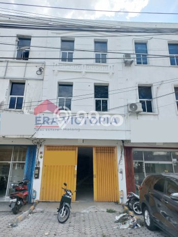 Ruko untuk disewa di Blimbing punya LT 71m2 & LB 233m2 harga sewa kompetitif Ruko untuk disewa di Blimbing punya LT 71m2 & LB 233m2 harga sewa kompetitif