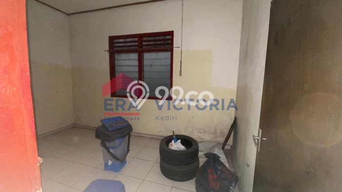 Rumah Lokasi Strategis di Kediri, Kediri, Luas 185m2m² Bangunan 130m2m² Rumah Lokasi Strategis di Kediri, Kediri, Luas 185m2m² Bangunan 130m2m²