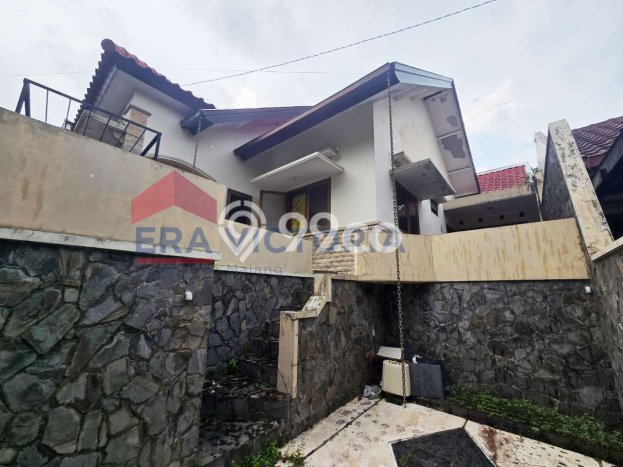 Rumah Mewah dengan 3 Kamar Tidur di Kawasan Elite , Malang Rumah Mewah dengan 3 Kamar Tidur di Kawasan Elite , Malang