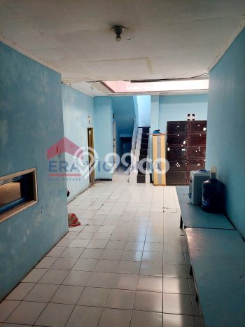Rumah Lokasi Strategis area Blimbing, Malang, Luas 375m2m² Bangunan 200m2m² Rumah Lokasi Strategis area Blimbing, Malang, Luas 375m2m² Bangunan 200m2m²