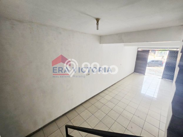 LOKASI STRATEGIS! Ruko di Blimbing, Luas 112m2m², Kawasan Ramai, Ready Bisnis LOKASI STRATEGIS! Ruko di Blimbing, Luas 112m2m², Kawasan Ramai, Ready Bisnis