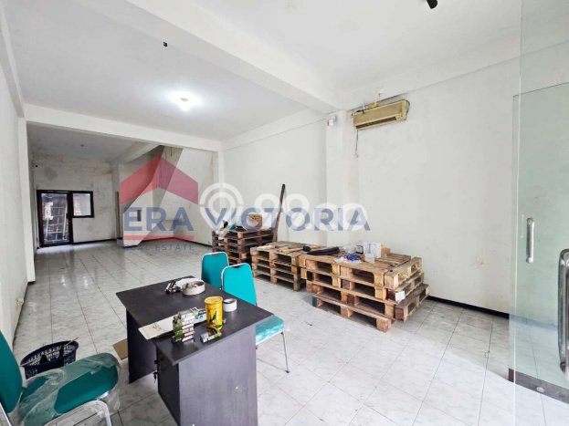 PRIME LOCATION! Ruko di Lowokwaru, Luas 215m2m², Kawasan Berkembang, Ready Pakai PRIME LOCATION! Ruko di Lowokwaru, Luas 215m2m², Kawasan Berkembang, Ready Pakai