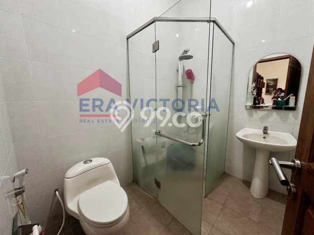 LISTING BARU! Rumah Premium di Lowokwaru, Luas 315m2m² Bangunan 180m2m² LISTING BARU! Rumah Premium di Lowokwaru, Luas 315m2m² Bangunan 180m2m²
