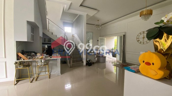 Rumah Modern 5 Kamar Terawat di , Dekat Tempat Strategis, Kediri Rumah Modern 5 Kamar Terawat di , Dekat Tempat Strategis, Kediri