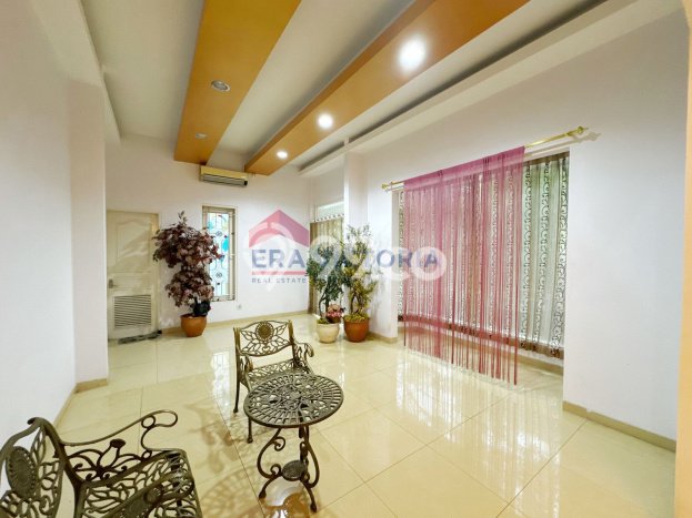 KESEMPATAN TERBAIK! Rumah Asri area Blimbing, Luas 842m2m² Bangunan 450m2m² KESEMPATAN TERBAIK! Rumah Asri area Blimbing, Luas 842m2m² Bangunan 450m2m²