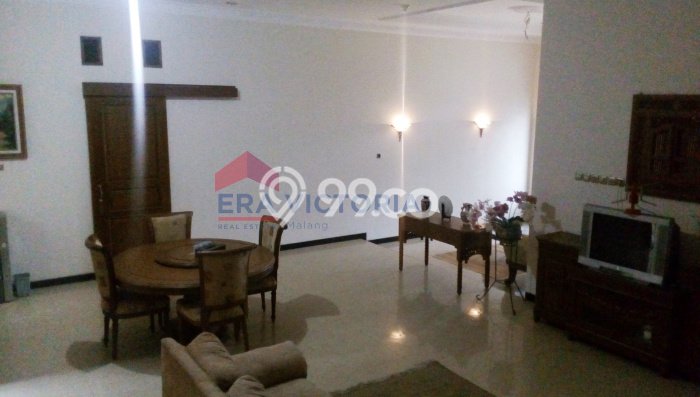 Rumah Mewah LB 400m2 Siap Huni Desain Elegan di Araya, Malang Rumah Mewah LB 400m2 Siap Huni Desain Elegan di Araya, Malang