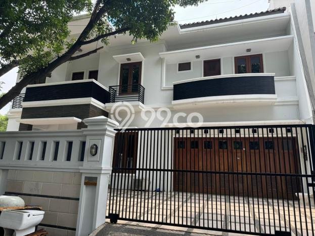 Ready to Use! Luxury House LT 650m2 Desain Elegan di Patra Kuningan Ready to Use! Luxury House LT 650m2 Desain Elegan di Patra Kuningan