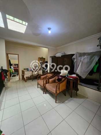 For Sale Rumah 4 Kamar Lokasi Ideal Bagus dan Strategis di Matraman For Sale Rumah 4 Kamar Lokasi Ideal Bagus dan Strategis di Matraman