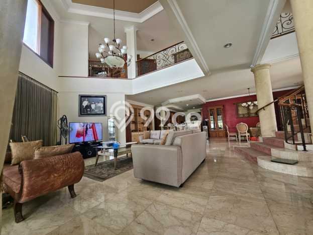 Dijual Rumah Luas Elegan Dengan View Eksklusif di Pondok Indah, Jakarta Selatan Dijual Rumah Luas Elegan Dengan View Eksklusif di Pondok Indah, Jakarta Selatan