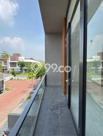 Rumah Elit LB 200m2 Siap Pakai Desain Elegan di Graha, Surabaya Rumah Elit LB 200m2 Siap Pakai Desain Elegan di Graha, Surabaya