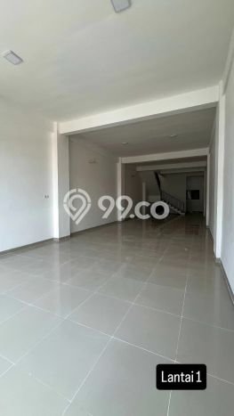 Ruko Kawasan Strategis Kawasan Surabaya Kota, Luas 300m2m², Pusat Perdagangan Ruko Kawasan Strategis Kawasan Surabaya Kota, Luas 300m2m², Pusat Perdagangan