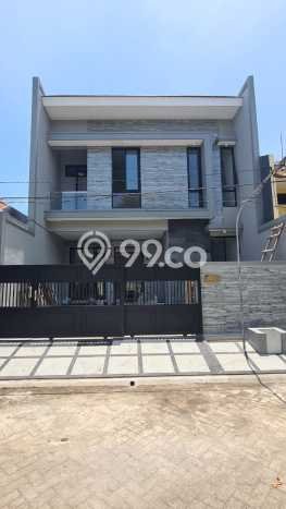 Rumah 4 Kamar Tidur Konsep Modern di Kawasan Elite Mulyorejo, Surabaya Rumah 4 Kamar Tidur Konsep Modern di Kawasan Elite Mulyorejo, Surabaya