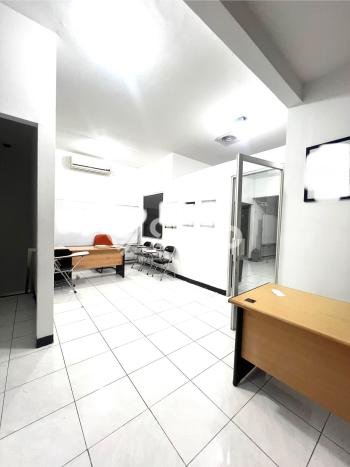 Unit Komersial Tersedia di HR Muhammad Spesifikasi LB 200m2 Unit Komersial Tersedia di HR Muhammad Spesifikasi LB 200m2