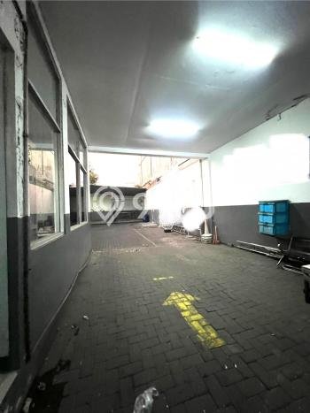 Unit Komersial Tersedia di HR Muhammad Spesifikasi LB 200m2 Unit Komersial Tersedia di HR Muhammad Spesifikasi LB 200m2