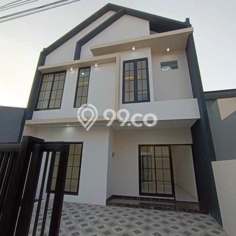 For Sale Hunian Rumah Terawat 4 KT di Mulyosari, Surabaya For Sale Hunian Rumah Terawat 4 KT di Mulyosari, Surabaya
