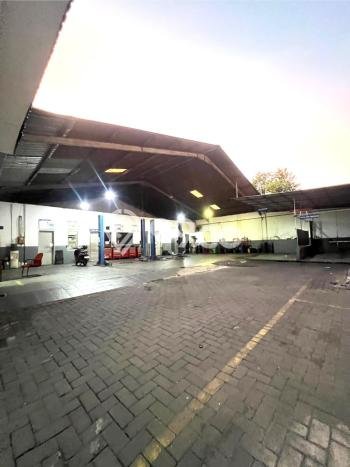 Unit Komersial Tersedia di HR Muhammad Spesifikasi LB 200m2 Unit Komersial Tersedia di HR Muhammad Spesifikasi LB 200m2