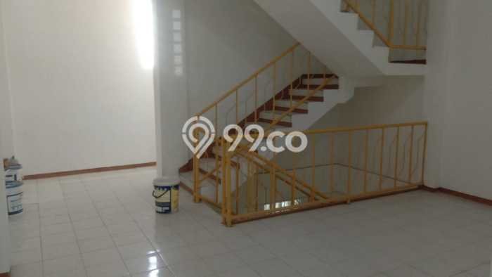 Ruko Kawasan Sukomanunggal, Luas 300m2m², Kawasan Premium, Siap Operasi Ruko Kawasan Sukomanunggal, Luas 300m2m², Kawasan Premium, Siap Operasi