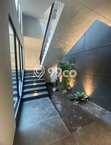 Rumah Luxury Modern Siap Huni di Citraland Surabaya Rumah Luxury Modern Siap Huni di Citraland Surabaya