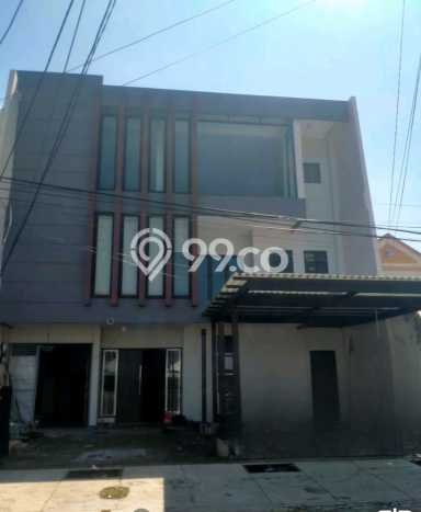 KESEMPATAN TERBAIK! Rumah Asri area , Luas 300m2m² LB 800m2m² KESEMPATAN TERBAIK! Rumah Asri area , Luas 300m2m² LB 800m2m²