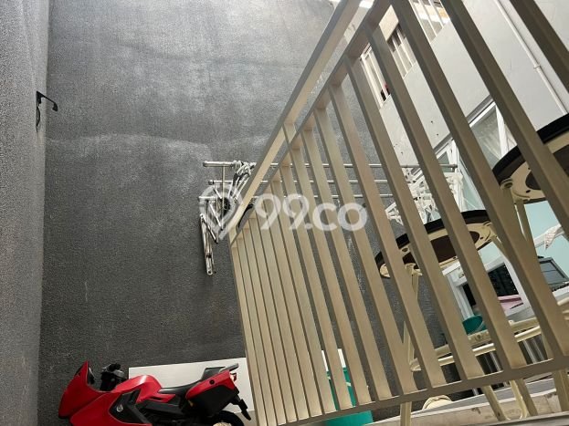 Rumah Minimalis 5 KT di Cirendeu Jakarta Selatan Rumah Minimalis 5 KT di Cirendeu Jakarta Selatan