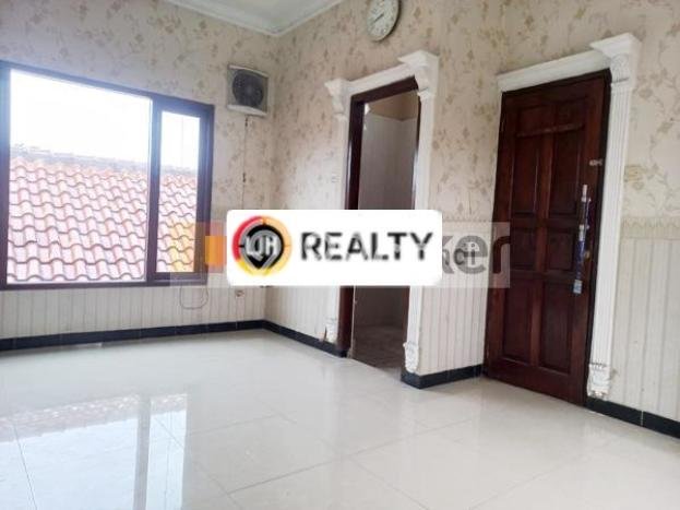Rumah Mewah dengan Luas Tanah 168m² di Lingkungan Asri Gajah Mungkur, Semarang Rumah Mewah dengan Luas Tanah 168m² di Lingkungan Asri Gajah Mungkur, Semarang