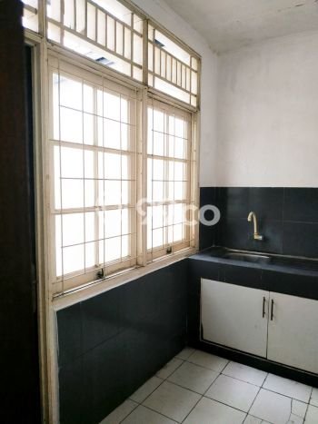 Rumah Modern 3 Kamar LT 180m2 di Sektor 5 - Bintaro Rumah Modern 3 Kamar LT 180m2 di Sektor 5 - Bintaro