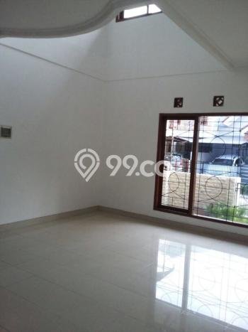 Hunian Elit LB 300m2 Siap Pakai Desain Elegan di Bintaro, Tangerang Selatan Hunian Elit LB 300m2 Siap Pakai Desain Elegan di Bintaro, Tangerang Selatan