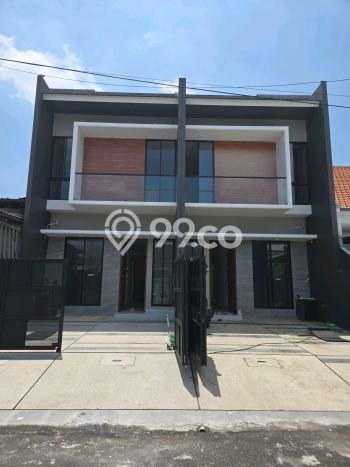 For Sale Rumah 4 Kamar Lokasi Strategis Bagus dan Strategis di Rungkut For Sale Rumah 4 Kamar Lokasi Strategis Bagus dan Strategis di Rungkut