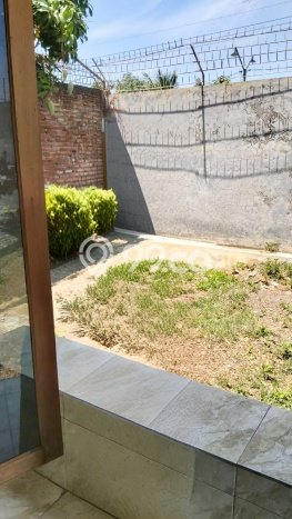 Jarang Ada! Tanah di Lawang Punya Luas 900m2 SHM Jarang Ada! Tanah di Lawang Punya Luas 900m2 SHM