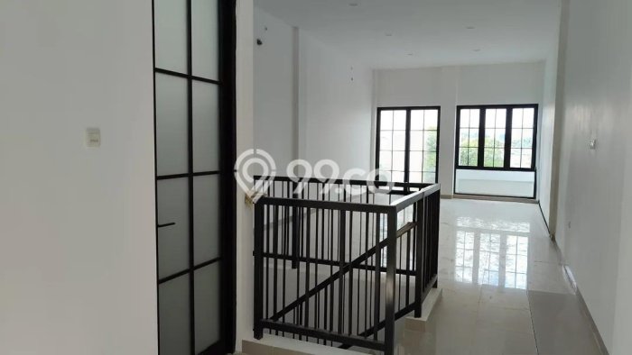Disewakan Ruko di Kawasan Ramai Sukomanunggal Luas 200m2 Disewakan Ruko di Kawasan Ramai Sukomanunggal Luas 200m2