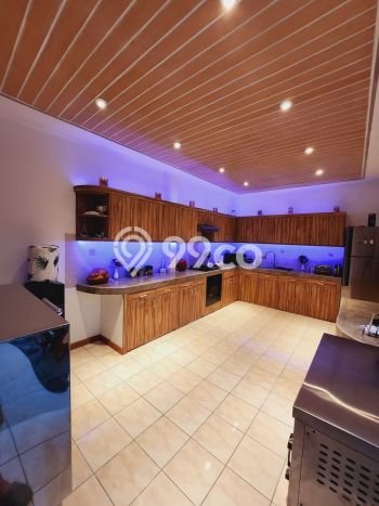 Dijual Rumah Luas Elegan Dengan View Eksklusif di Darmo permai, Surabaya Dijual Rumah Luas Elegan Dengan View Eksklusif di Darmo permai, Surabaya
