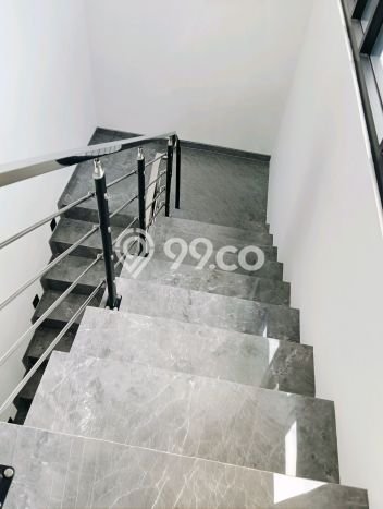 Rumah Elit Modern Siap Huni di Citraland Surabaya Rumah Elit Modern Siap Huni di Citraland Surabaya
