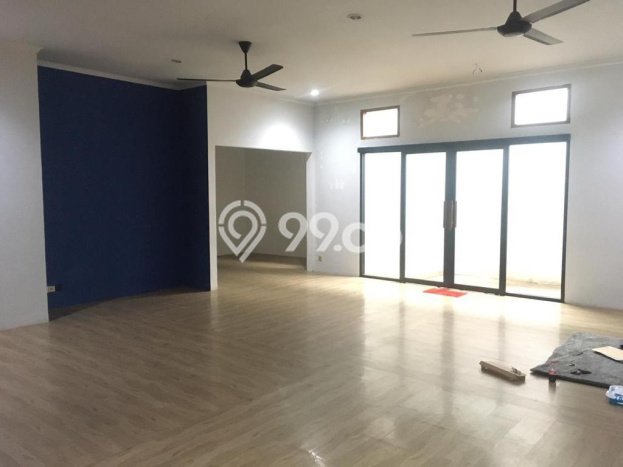 Lokasi terbaik! Rumah siap pakai disewakan di Tebet LB 200m2 Lokasi terbaik! Rumah siap pakai disewakan di Tebet LB 200m2