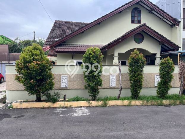 Rumah Modern 4 Kamar LT 313m2 di Galaxy Rumah Modern 4 Kamar LT 313m2 di Galaxy