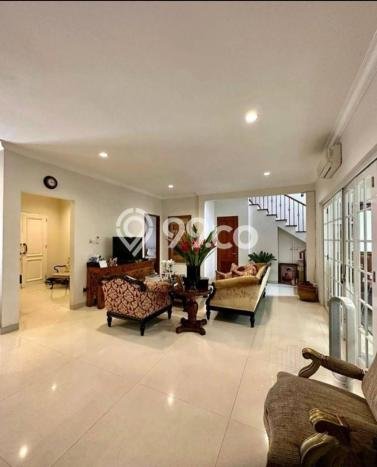 Siap Huni Rumah Mewah 4 Kamar di Kebayoran Baru Dekat ke Mana Pun Siap Huni Rumah Mewah 4 Kamar di Kebayoran Baru Dekat ke Mana Pun
