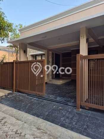 Ready to Use! Luxury House LT 216m2 Desain Modern di Kemang Pratama Ready to Use! Luxury House LT 216m2 Desain Modern di Kemang Pratama
