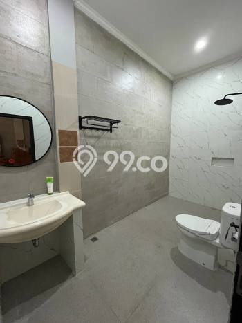 Ready to Use! Luxury House LT 471m2 Desain Elegan di Kemang Pratama Ready to Use! Luxury House LT 471m2 Desain Elegan di Kemang Pratama