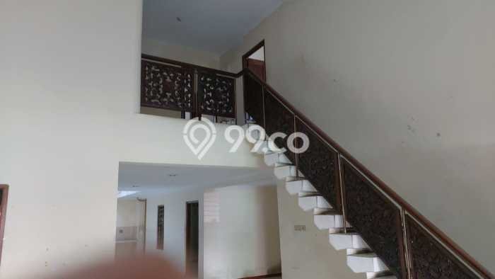 Rumah Elit Modern Tanpa Renovasi di Pejompongan Jakarta Pusat Rumah Elit Modern Tanpa Renovasi di Pejompongan Jakarta Pusat