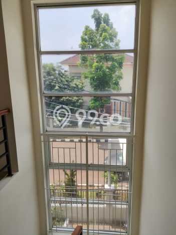 LISTING BARU! Rumah Strategis area Gading Serpong, Luas 183m² LB 180m² LISTING BARU! Rumah Strategis area Gading Serpong, Luas 183m² LB 180m²