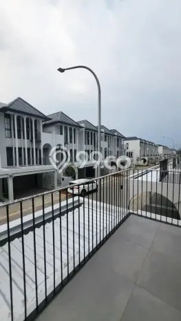 Rumah dengan Lokasi Strategis 4 KT di BSD City, Tangerang Rumah dengan Lokasi Strategis 4 KT di BSD City, Tangerang