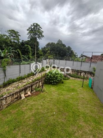 Disewakan Rumah Harga Terjangkau di BSD City Tangerang dengan 3 KT Disewakan Rumah Harga Terjangkau di BSD City Tangerang dengan 3 KT